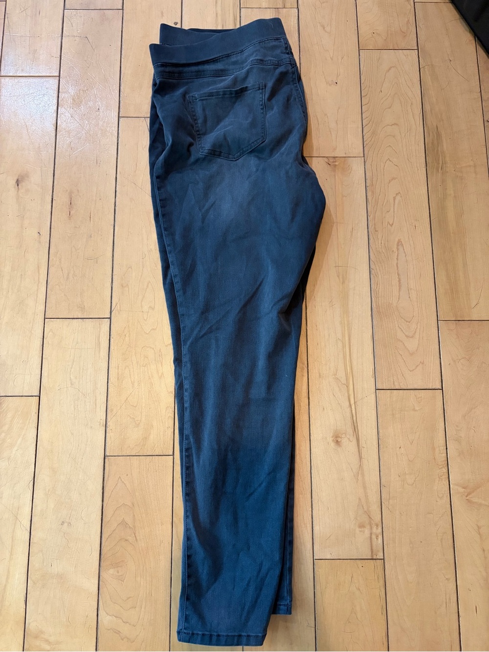 Natural Reflections Skinny Jeans in Navy Blue
